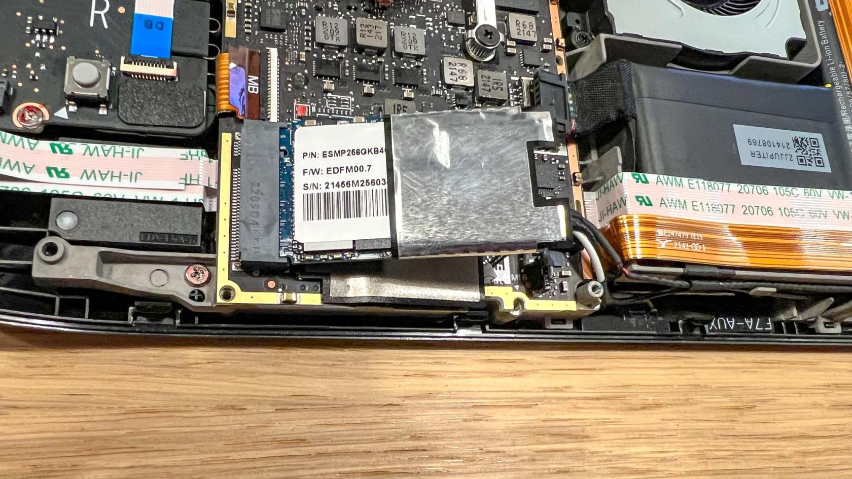 如何將 SSD 安裝到 Steam Deck 中