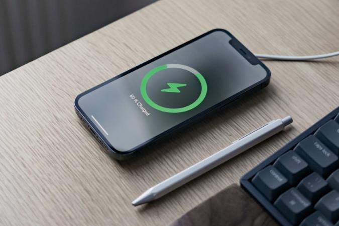 iPhone 上的充電暫停意味著什麼以及如何修復它