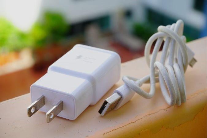 Android 手機螢幕隨機亮起的 8 個修復
