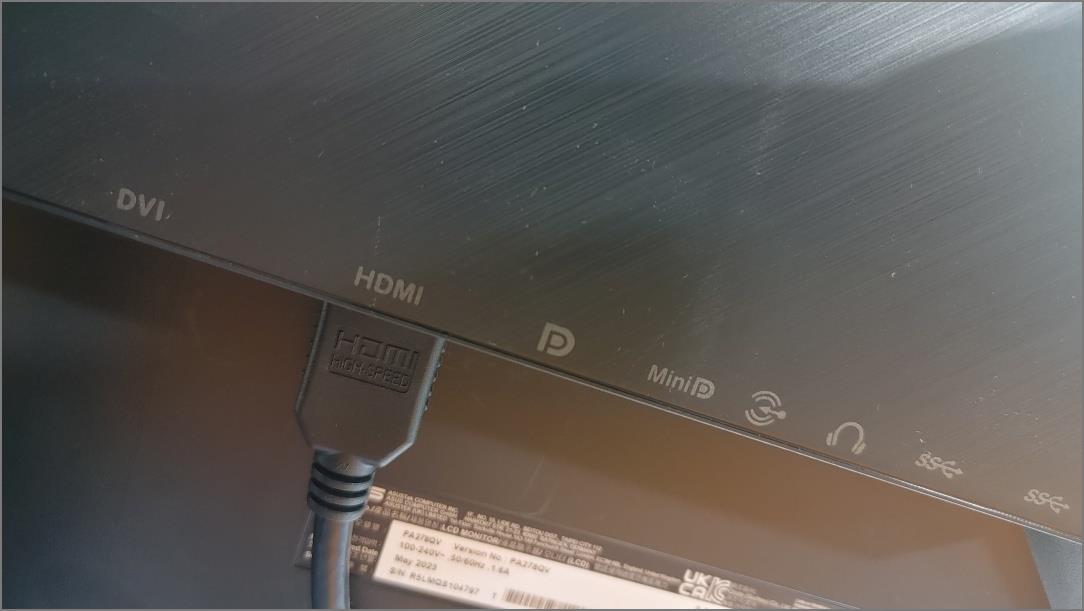 顯示器隨機黑屏的 11 個修復